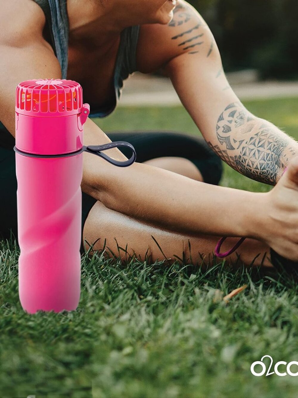 O2COOL Breezy Sip Water Bottle With Removeable Handheld Battery Powered Fan NWT